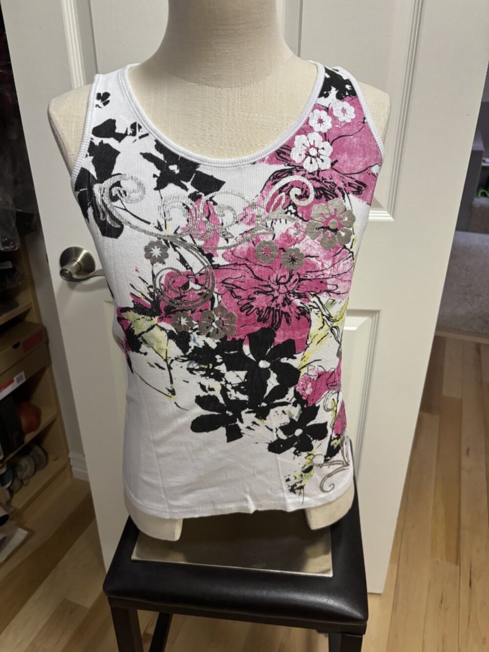 Fuschia/Black/White floral tank